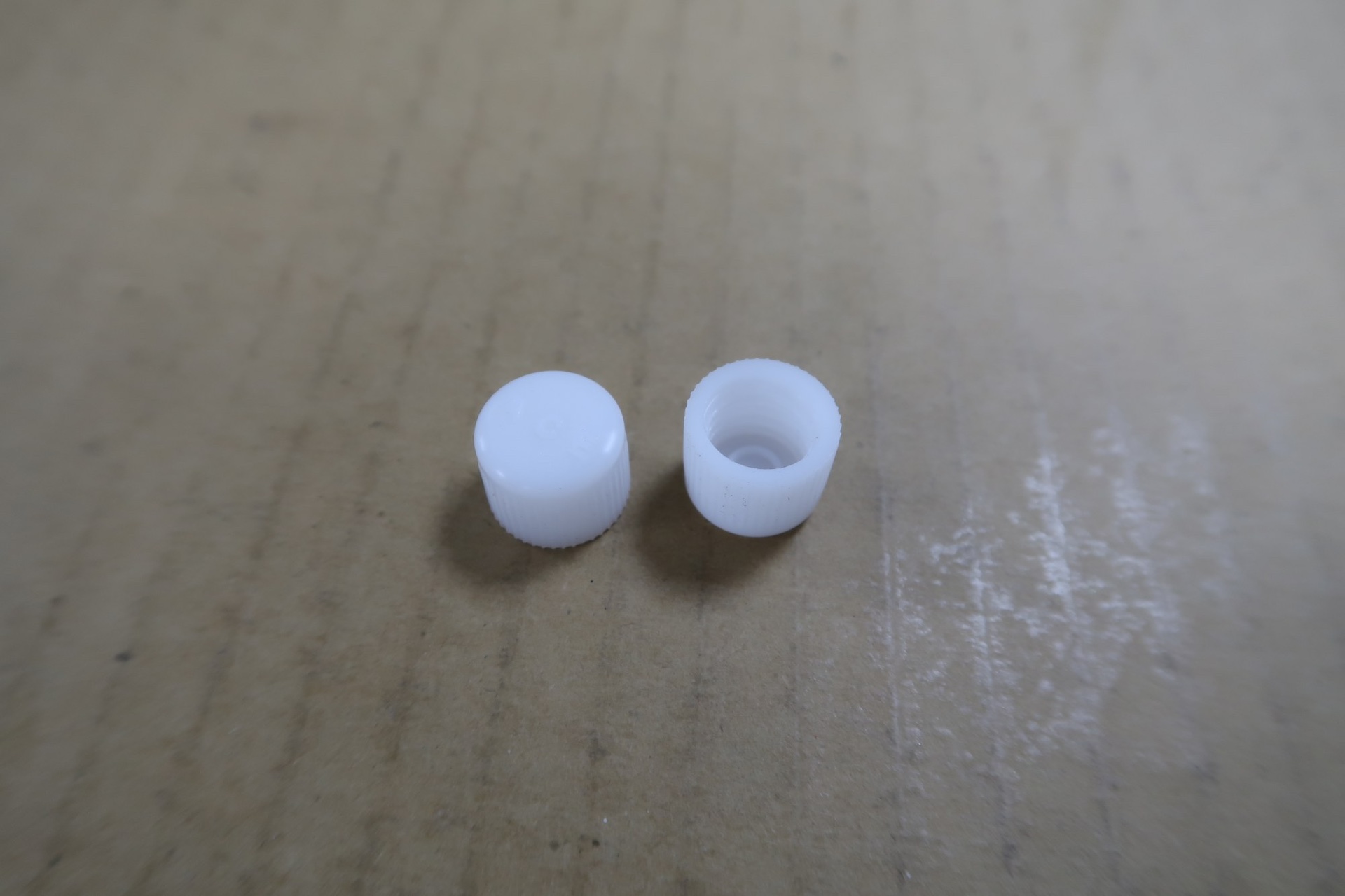 白色墨水瓶蓋射出(代工)